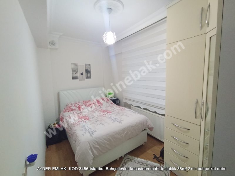 İstanbul Bahçelievler kocasinan mah de satılık 88m² 2+1- bahçe.kat daire