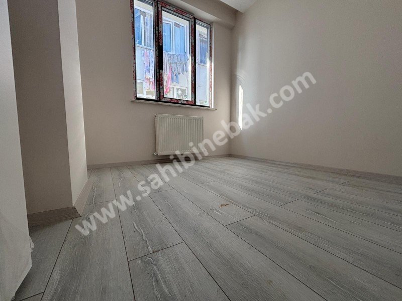 İstanbul Bahçelievler cumhuriyet mah de satılık 180m² 4+1- dubleks.kat daire