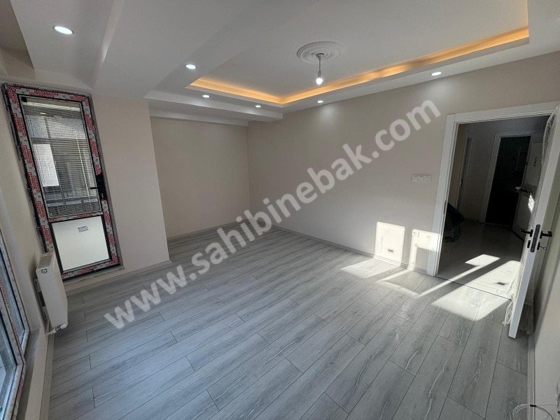 İstanbul Bahçelievler cumhuriyet mah de satılık 180m² 4+1- dubleks.kat daire