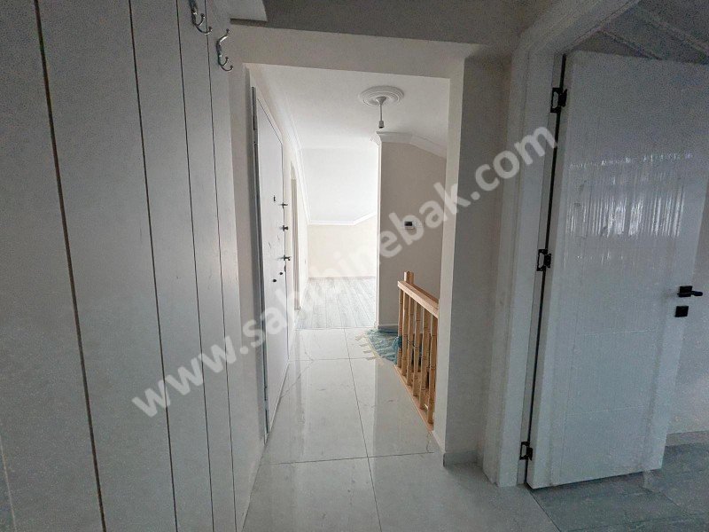 İstanbul Bahçelievler cumhuriyet mah de satılık 180m² 4+1- dubleks.kat daire