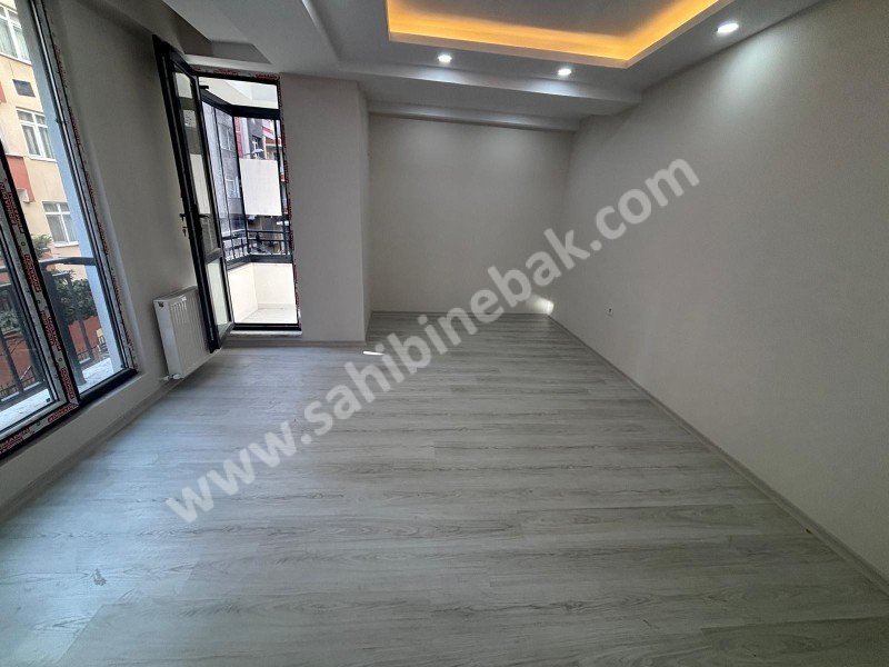 İstanbul Bahçelievler cumhuriyet mah de satılık 180m² 4+1- dubleks.kat daire