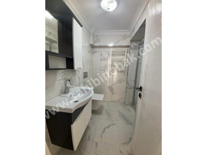 İstanbul Bahçelievler cumhuriyet mah de satılık 180m² 4+1- dubleks.kat daire