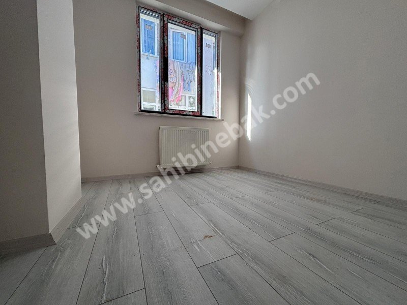 İstanbul Bahçelievler cumhuriyet mah de satılık 180m² 4+1- dubleks.kat daire