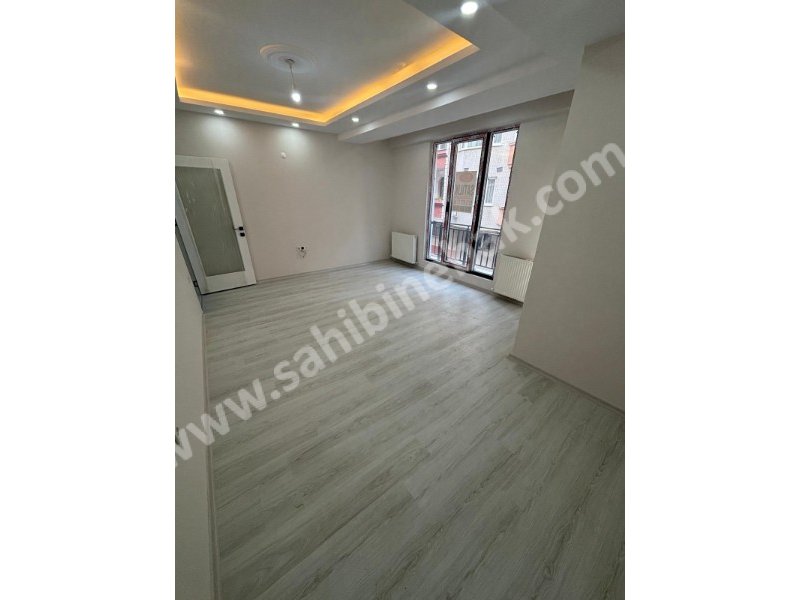 İstanbul Bahçelievler cumhuriyet mah de satılık 92m² 2+1- 1.kat daire