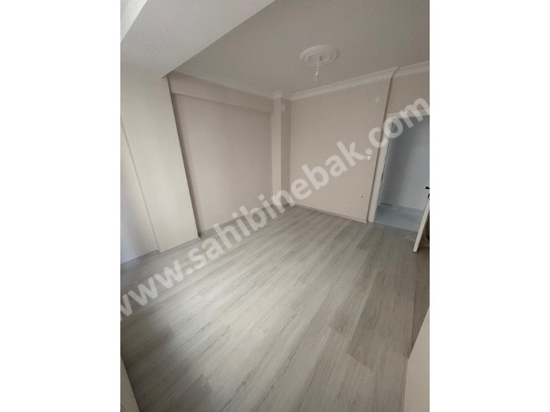 İstanbul Bahçelievler cumhuriyet mah de satılık 92m² 2+1- 1.kat daire