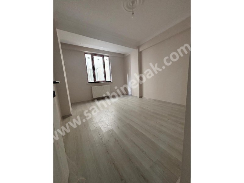 İstanbul Bahçelievler cumhuriyet mah de satılık 92m² 2+1- 1.kat daire