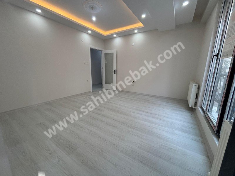 İstanbul Bahçelievler cumhuriyet mah de satılık 92m² 2+1- 1.kat daire