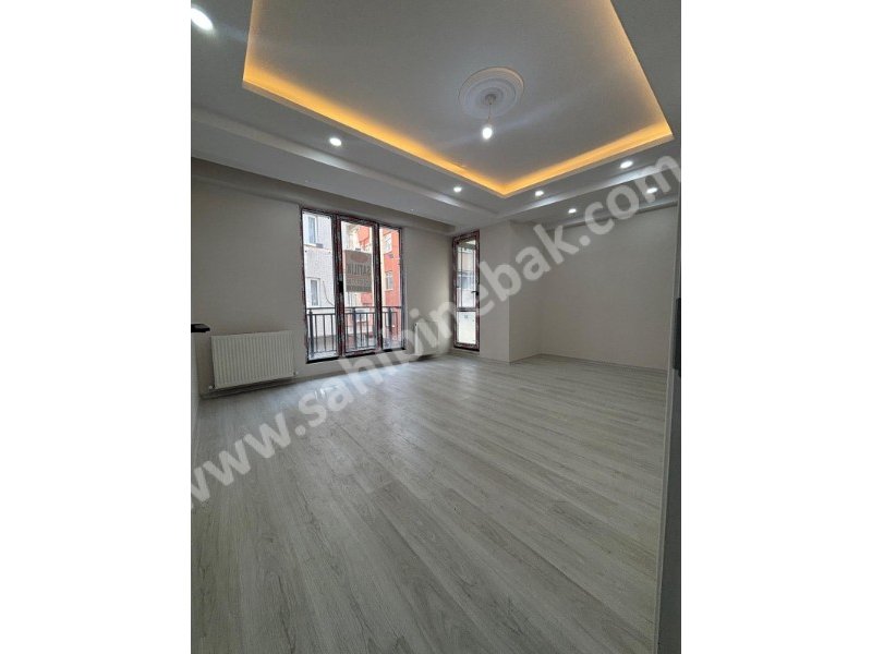 İstanbul Bahçelievler cumhuriyet mah de satılık 92m² 2+1- 1.kat daire