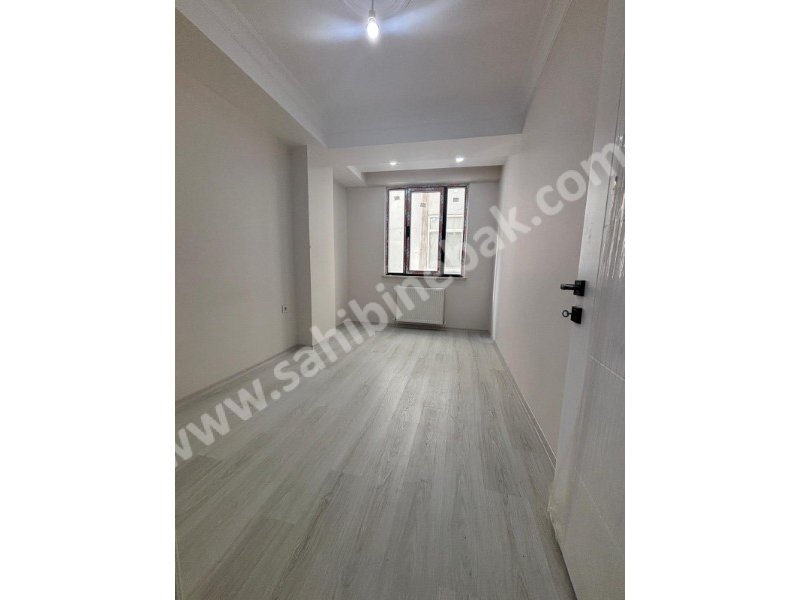 İstanbul Bahçelievler cumhuriyet mah de satılık 92m² 2+1- 1.kat daire