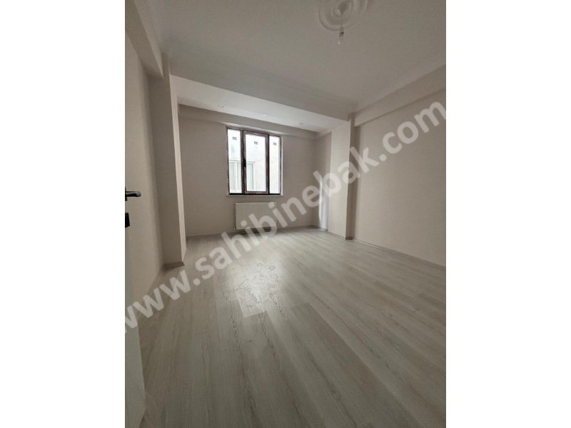 İstanbul Bahçelievler cumhuriyet mah de satılık 92m² 2+1- 1.kat daire