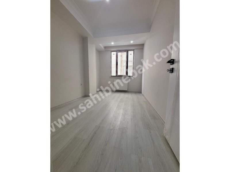 İstanbul Bahçelievler cumhuriyet mah de satılık 92m² 2+1- 1.kat daire