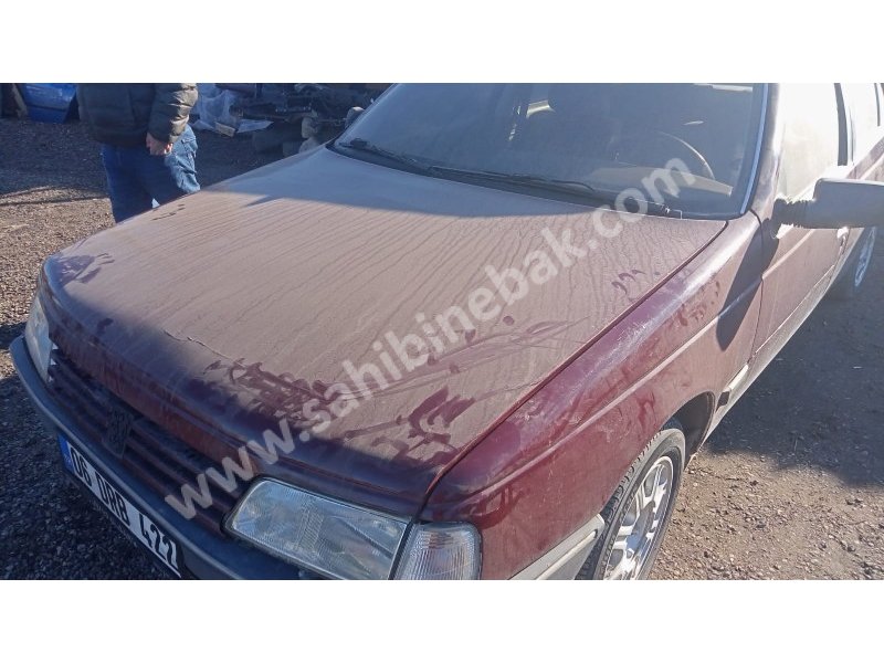 Peugeot 405 motor kaputu yedek parça