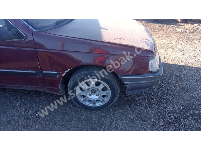 Peugeot 405 sağ çamurluk yedek parça