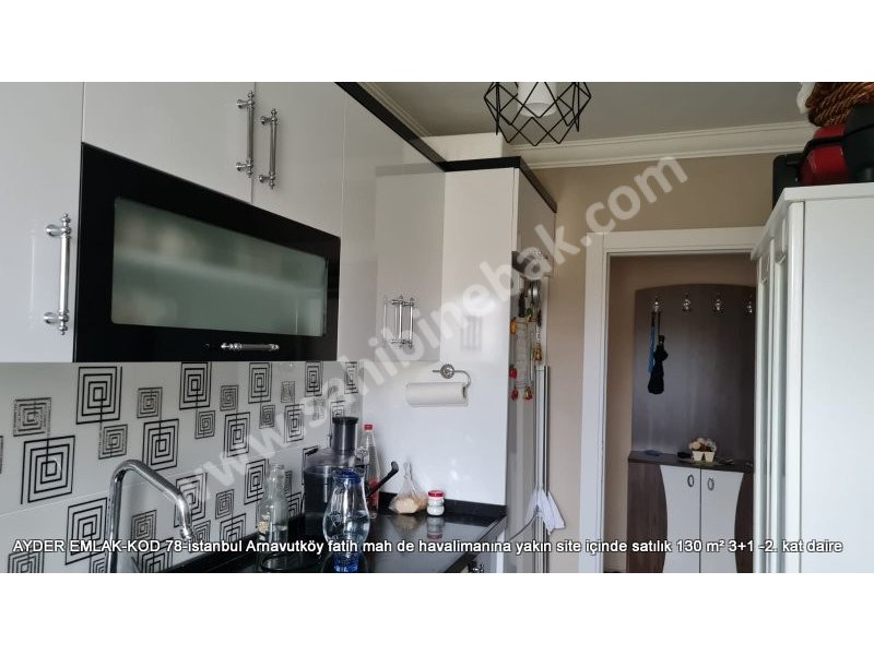 Arnavutköy Fatih Mh. havalimanına yakın site içinde satılık 130 m² 1.Kat.3+1 Daire