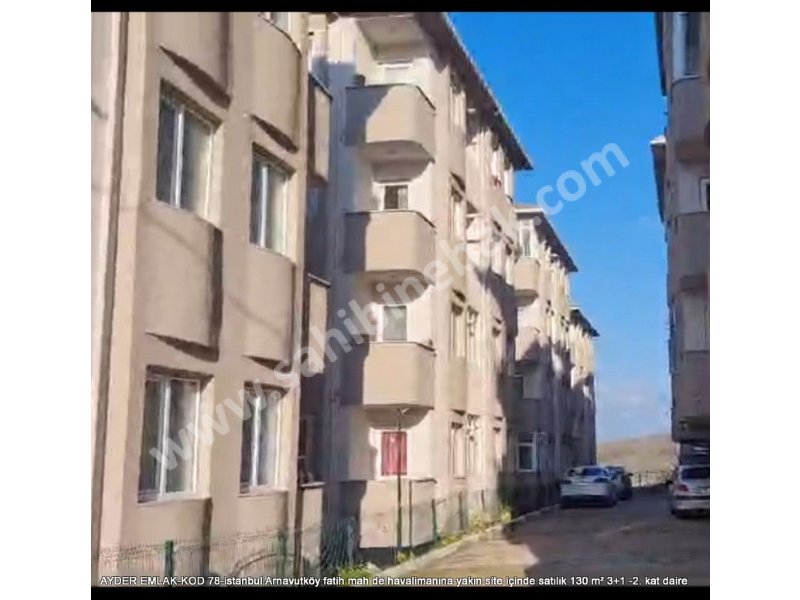 Arnavutköy Fatih Mh. havalimanına yakın site içinde satılık 130 m² 1.Kat.3+1 Daire