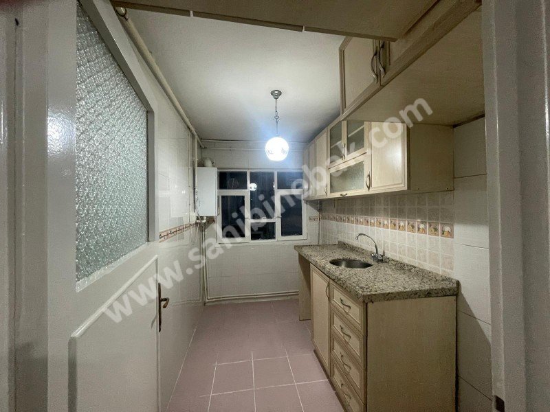 BURSA YILDIRIM 152 EVLER METROYA YAKIN 2.KAT 2+1 KİRALIK DAİRE