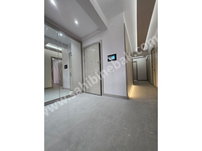 ESKİŞHİR SÜMER MAHALLESİNDE KİRALIK 4+1 210m2 DAİRE