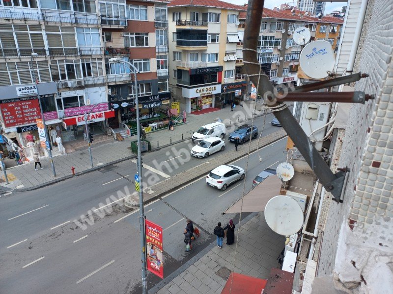 MALTEPE MERKEZE ÇOK YAKIN BAĞDAT CADDESİ ÜZERİNDE KİRALIK 2+1 DAİRE