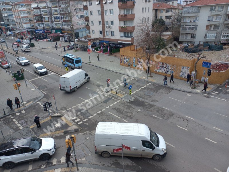 MALTEPE MERKEZE ÇOK YAKIN BAĞDAT CADDESİ ÜZERİNDE KİRALIK 2+1 DAİRE