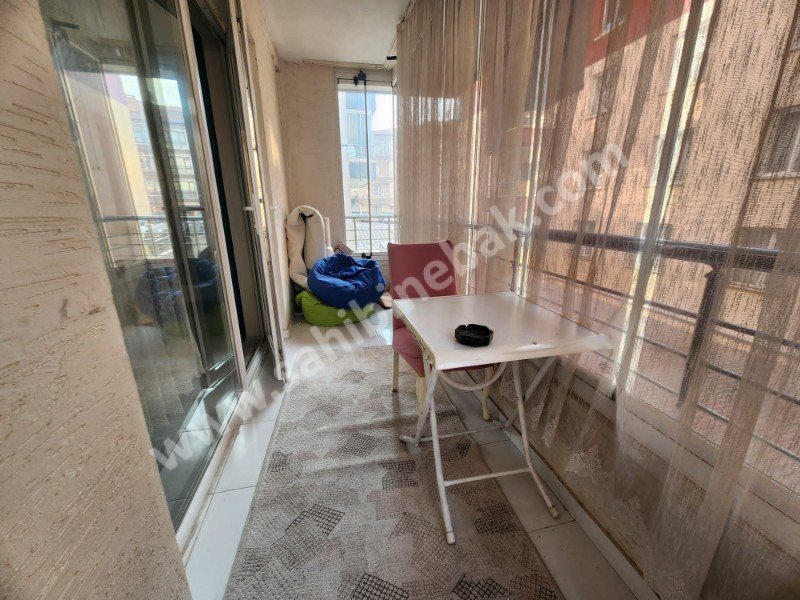 GÜNEŞEVLER DOĞU CADDESİNDE SATILIK 2+1 CADDE ÜZERİ DAİRE