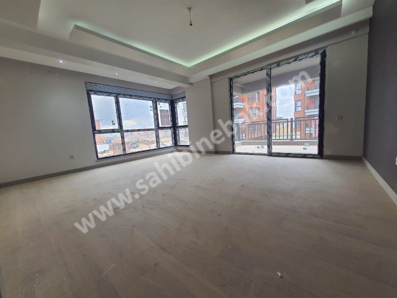 ESKİŞEHİR SÜMER MAHALLESİ KIZILYERDE SATILIK 4+1 205m2 DAİRE